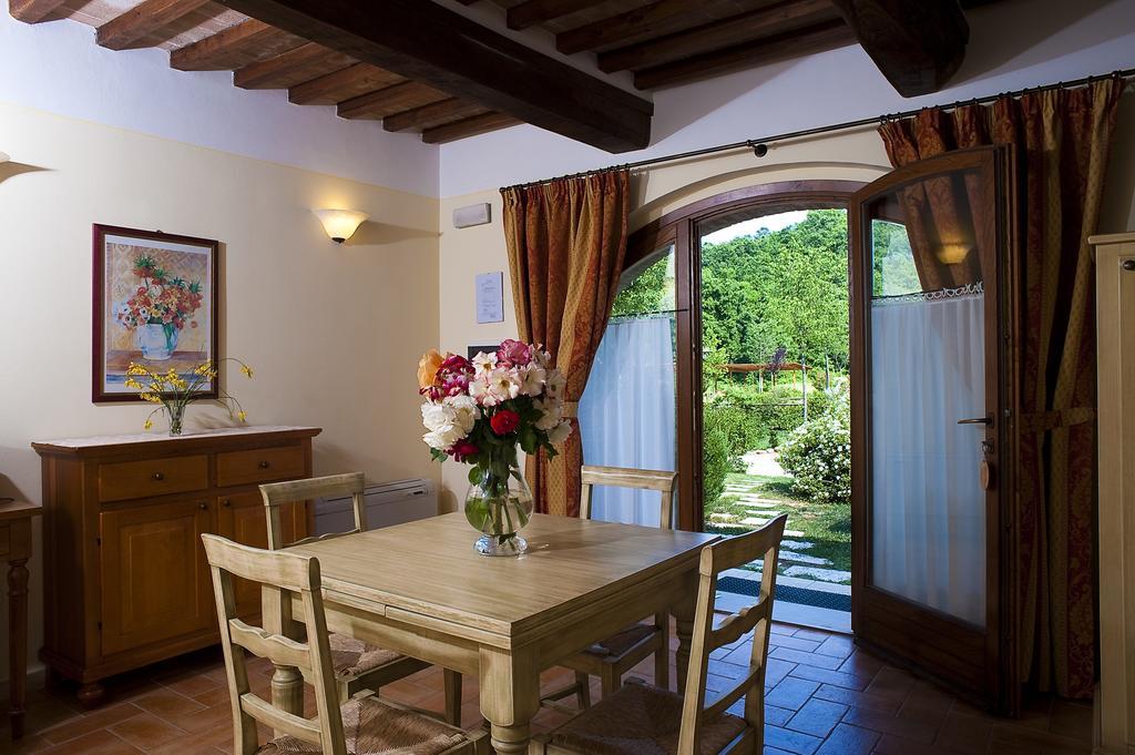 Antica Fonte Resort Casole dʼElsa Quarto foto